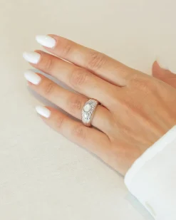 Anillo Plateado Madre Perla Diana