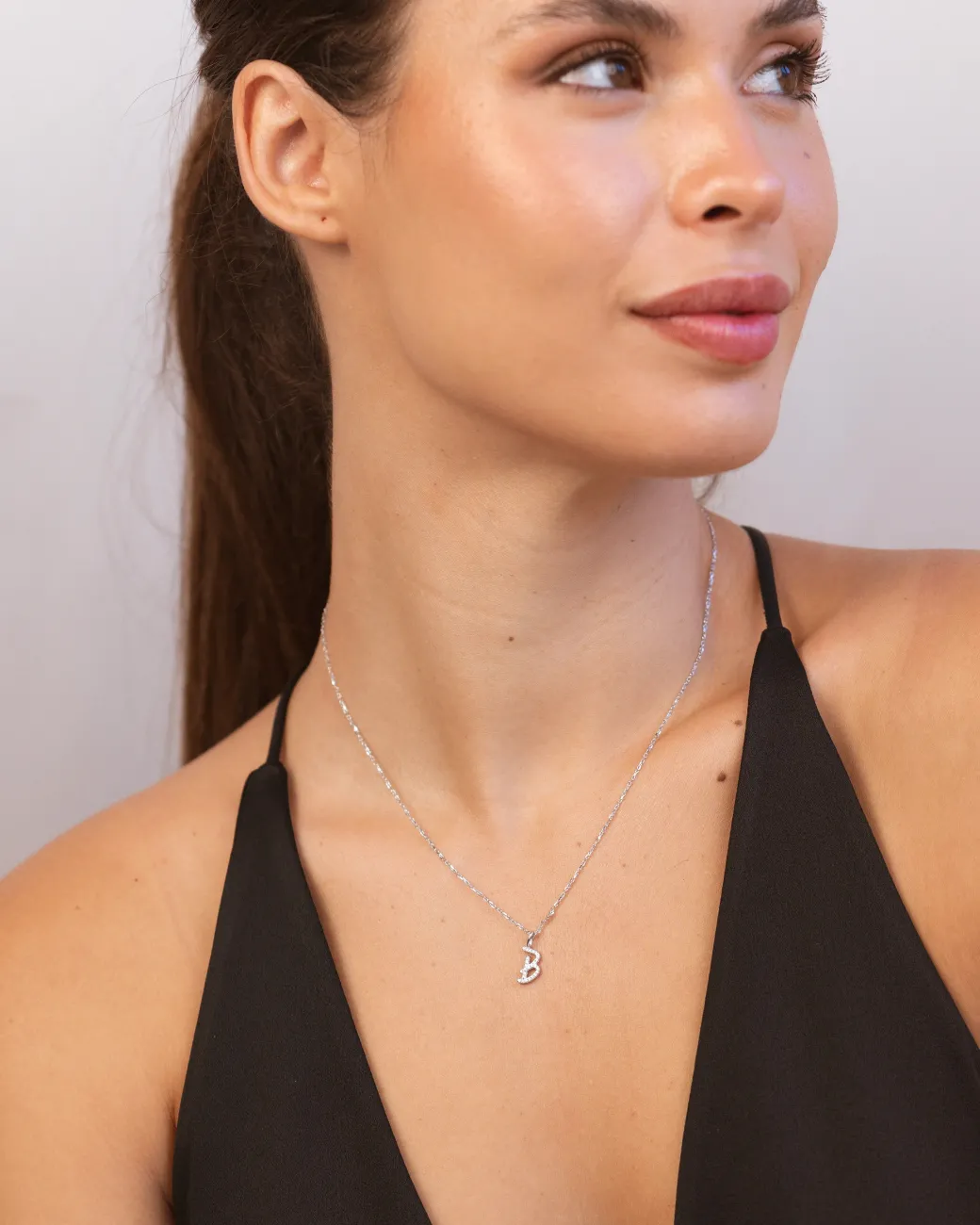 Collar Plata Letra B
