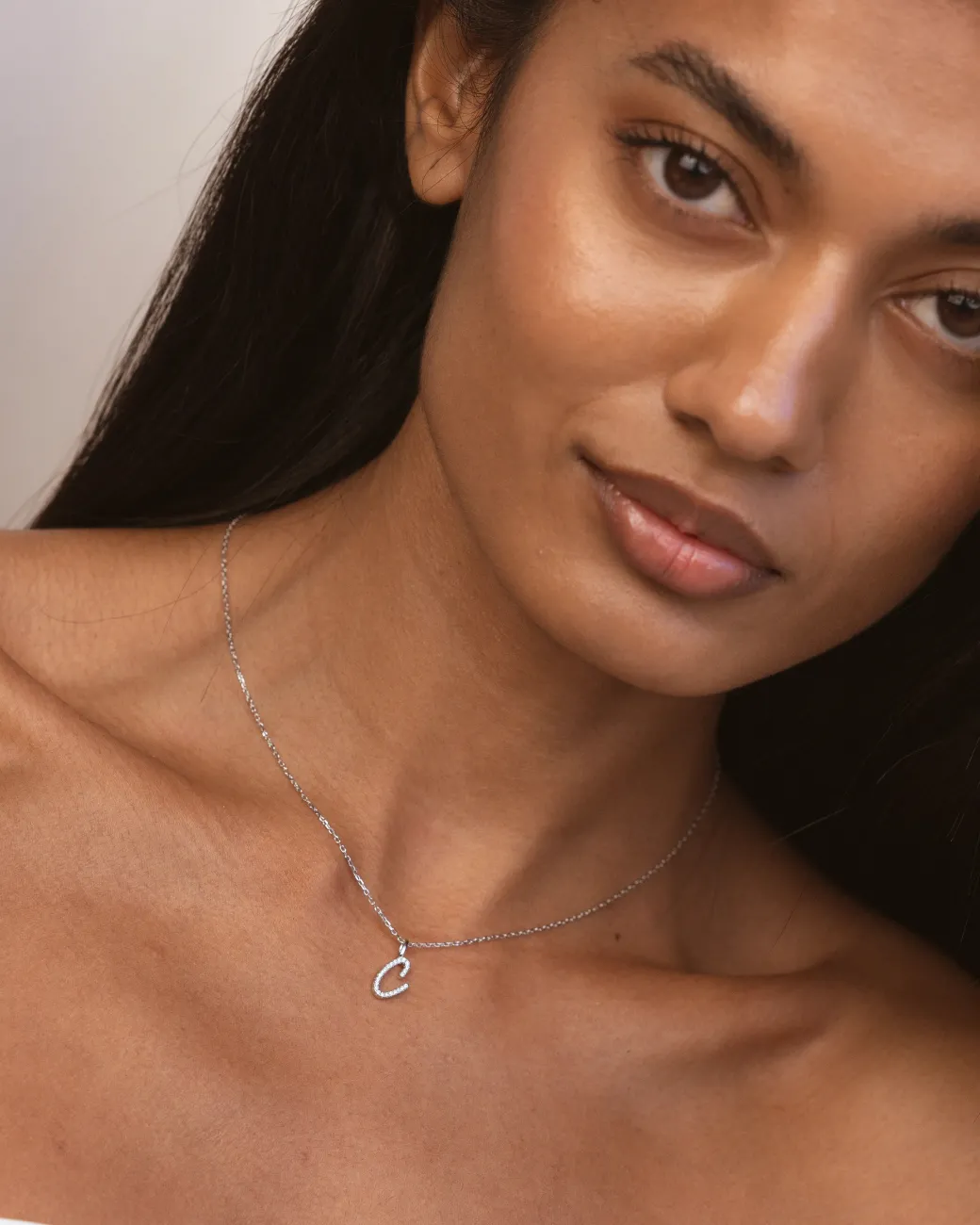 Collar Plata Letra C