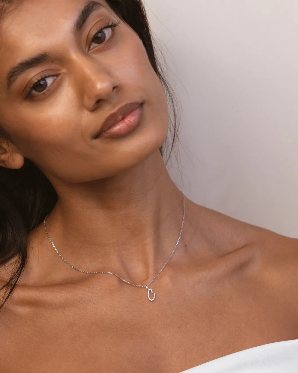 Collar Plata Letra C