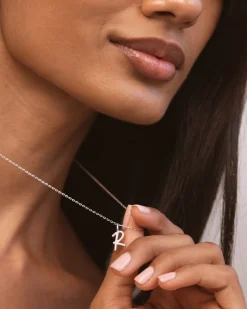 Collar Plata Letra R