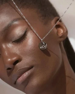 Collar Plateado Zodiaco Capricornio